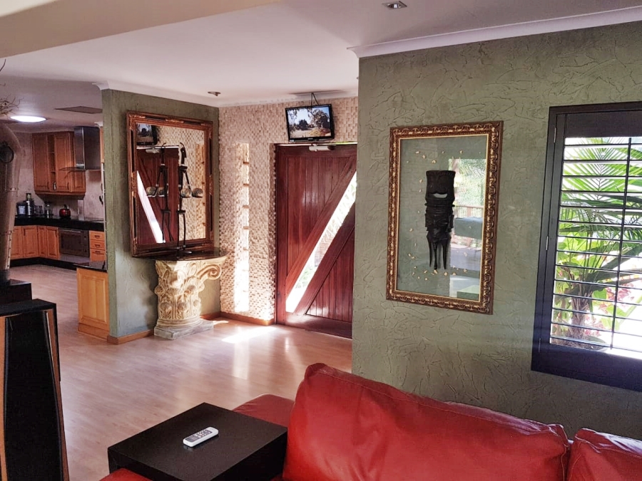 5 Bedroom Property for Sale in Abbotsford Eastern Cape